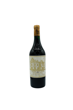 Château Haut Brion - 1986, notes de fruits mêlé à des notes de bois de pin et de fumée. Les tanins sont fins.